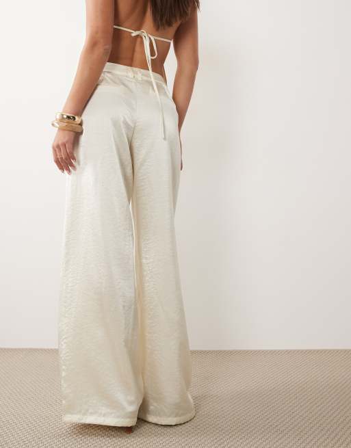 Missy Empire – Satinhose in Creme mit weitem Bein, Kombiteil, 5 von 5