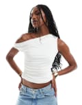 [Missyempire] Missy Empire slinky off shoulder top in white 42 WHITE