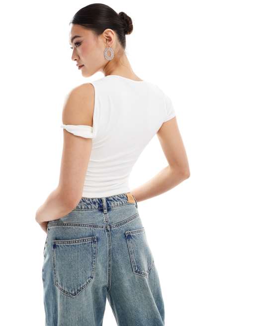 Missy Empire slinky one sleeve twist strap top in white, 4 of 4