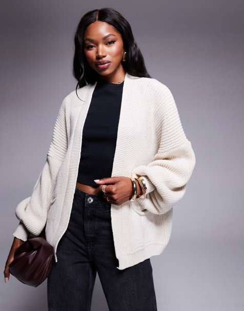 Missy Empire – Strickjacke in Beige mit Taschendetail - view 1