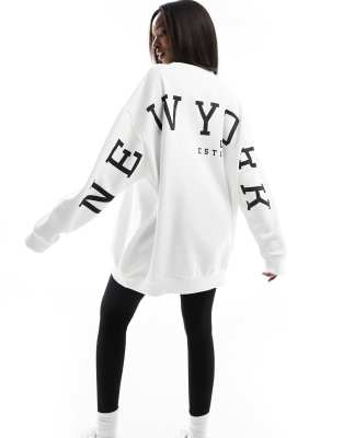 Missy Empire - Sweatshirt in Weiß mit „New York"-Rückenprint