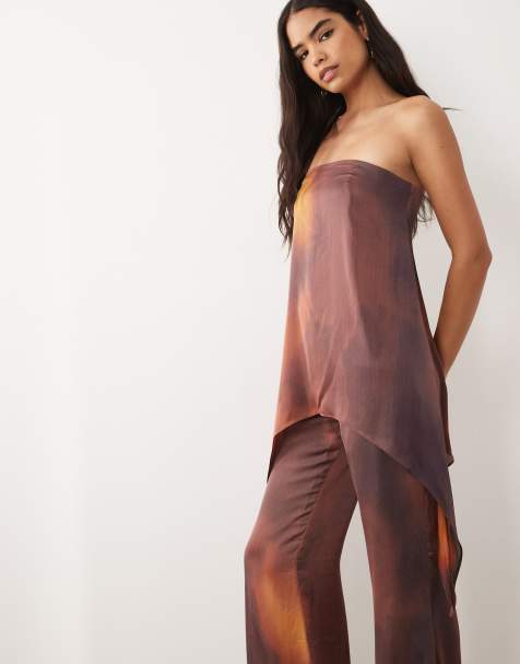 Missy Empire - Top bandeau d'ensemble long et drapé en satin de coton avec ourlet asymétrique et imprimé effet flou - Rouille/bordeaux - view 1
