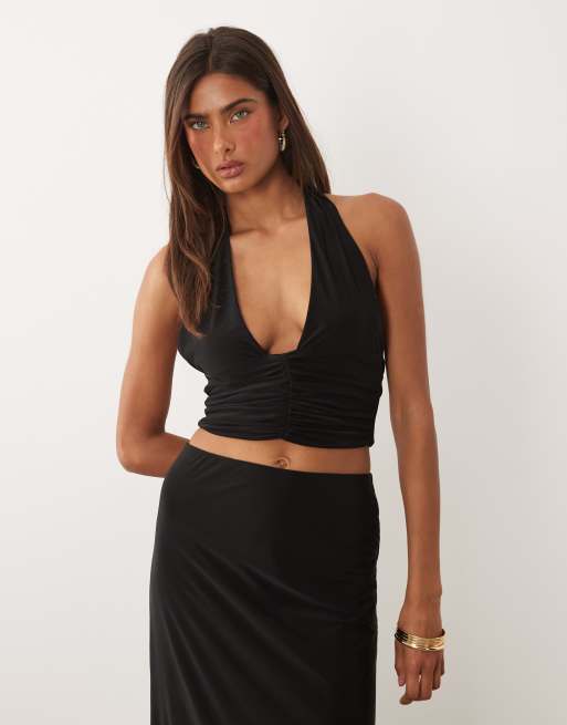 Missy Empire - Co-ord set van diepuitgesneden top met gerimpeld detail en maxirok van gelaagde gladde stof in zwart, 3 van 3
