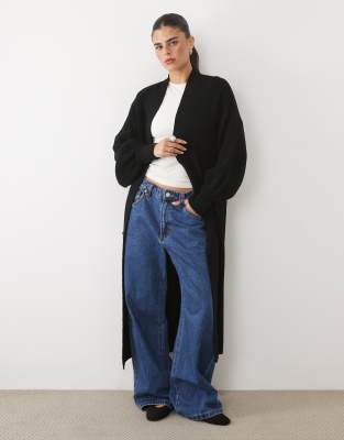 Voluminous Sleeves 3