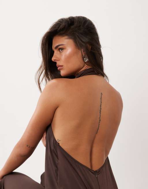 Missyempire combinaison large en satin à col halter avec détail superposé, chocolat, 3 de 4