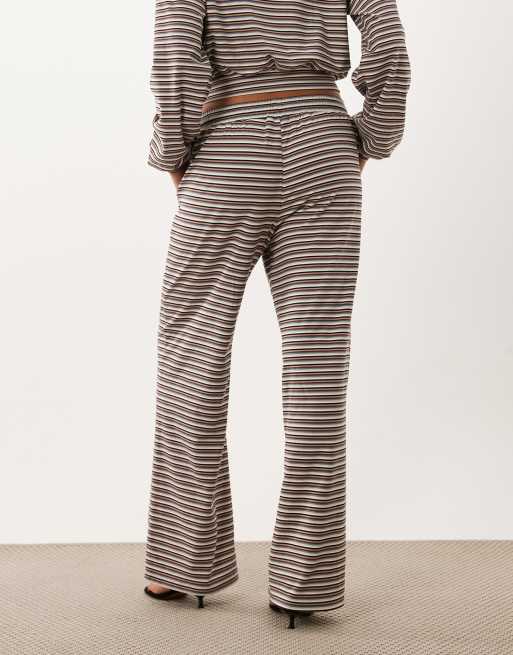 Missyempire - conjunto relajado de pantalón con cordón ajustable a rayas marrón y crema, 4 de 5
