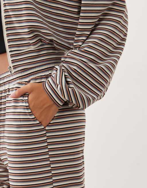 Missyempire - conjunto relajado de pantalón con cordón ajustable a rayas marrón y crema, 5 de 5