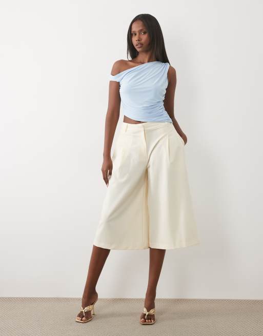 Missyempire dobbeltskulptureret slinky asymmetrisk offshoulder-top i babyblå, 2 af 4