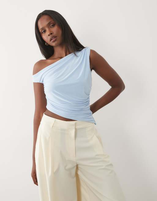 Missyempire dobbeltskulptureret slinky asymmetrisk offshoulder-top i babyblå, 3 af 4