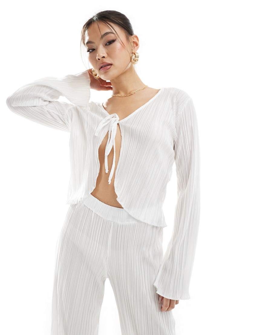 Missyempire exclusive plisse tie front wide sleeve beach top co-ord in white