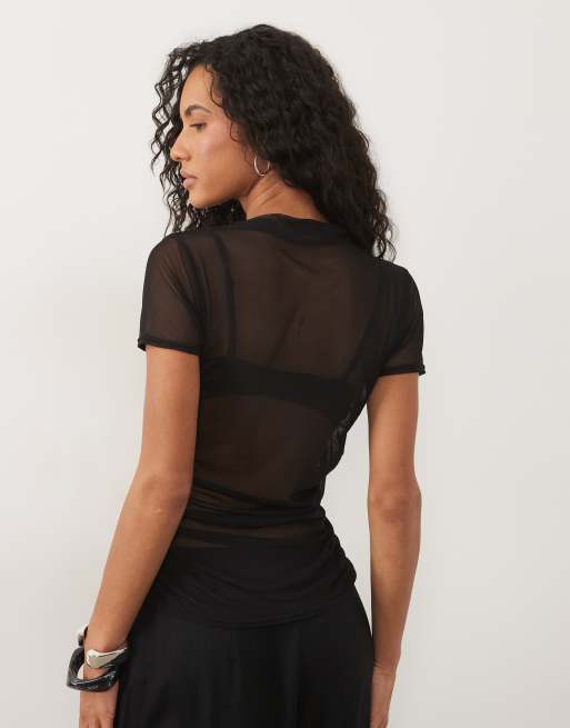 Missyempire gennemsigtig mesh-top med slashed hals i sort, 2 af 4