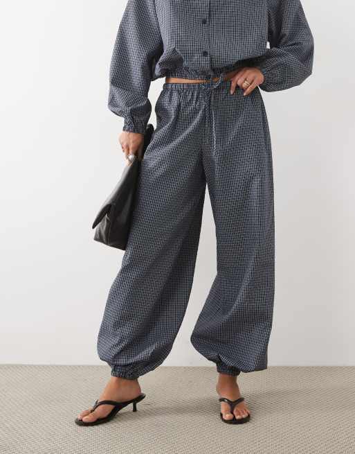 Missyempire nylon balloon leg trousers co-ord in blue check, 2 of 5