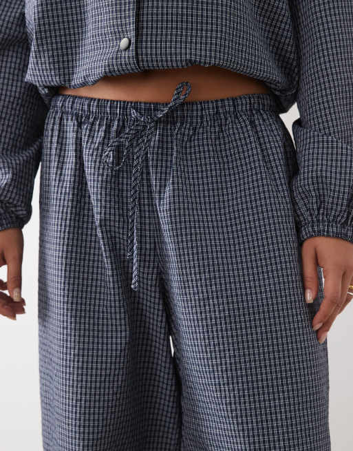 Missyempire nylon balloon leg trousers co-ord in blue check, 4 of 5
