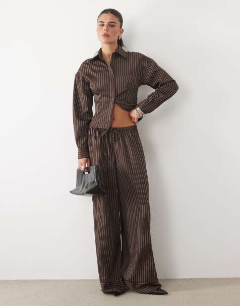 Missyempire - pantalones de pernera ancha con cintura elástica del conjunto a rayas diplomáticas en chocolate - view 1