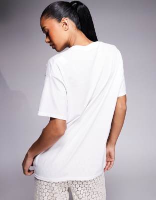 Missyempire Red Motif Graphic Oversized T-shirt In White