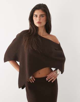 Cape 3