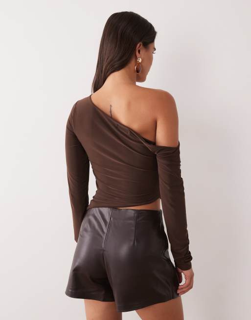 Missyempire slinky asymmetric ruched long sleeve top in chocolate, 3 of 4