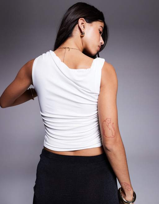 Missyempire - Top a doppio strato bianco sinuoso con spalla scoperta , 3 di 4