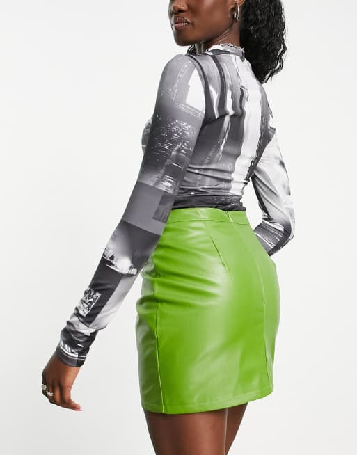 Missyempire v front leather look mini skirt in green, 2 of 4
