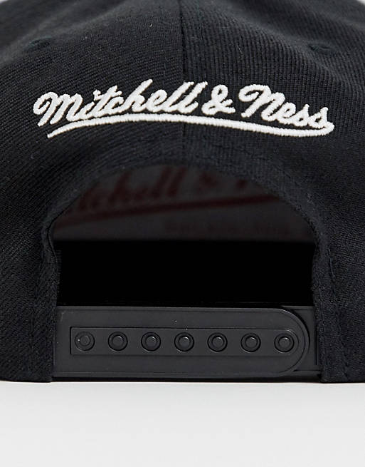 Mitchell & Ness Casquette Snapback Luxe 110 Chicago Bulls Noir