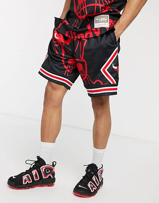 نورو Mitchell & Ness NBA Big Face Chicago Bulls mesh shorts in black نورو