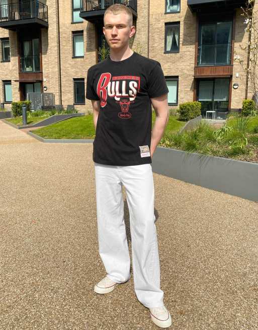 Mitchell & Ness NBA Chicago Bulls centre circle t-shirt in black