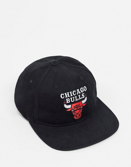 Mitchell & Ness NBA Chicago Bulls Dropback cap in black