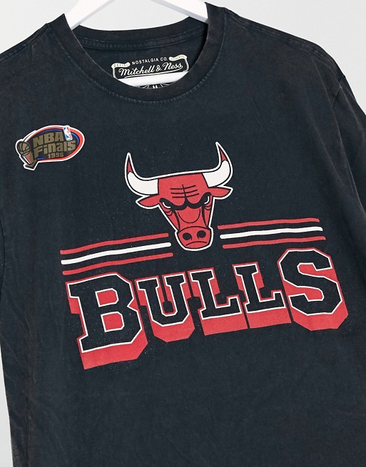 Mitchell & Ness NBA Chicago Bulls Fan Banner t-shirt in black