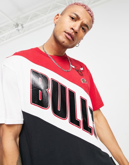 印象のデザイン ミッチェルアンドネス 半袖tシャツ メンズ Mitchell Ness Nba Chicago Bulls Play By Play T Shirt In Red Multi エイソス Asos イギリス クレジットカードok ブランド 並行輸入品 レッド 赤 シカゴ ブルズ 日本未入荷 新作 人気 インポート