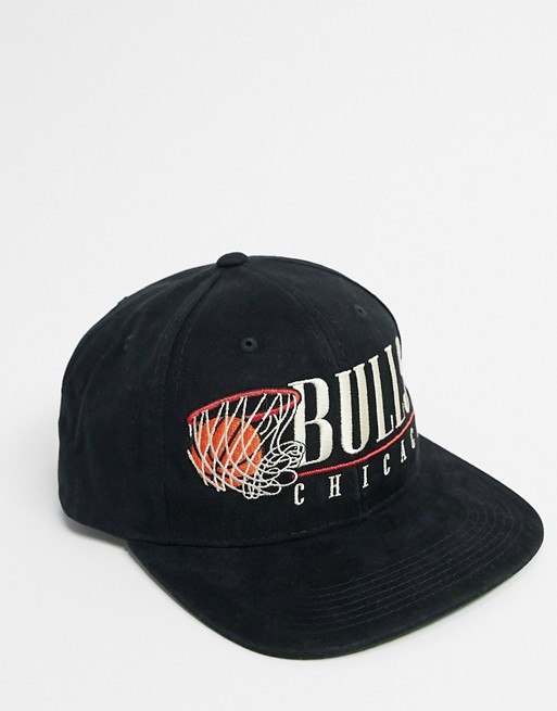 Mitchell & Ness NBA Chicago Bulls Vintage Hoop snapback cap in black