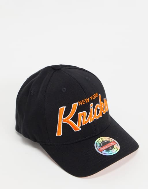 Mitchell & Ness NBA New York Knicks foundation script redline cap in black