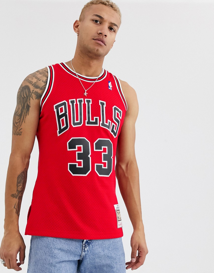 Mitchell & Ness — Rød undertrøje med Chicago Bulls Scottie Pippen Swingman