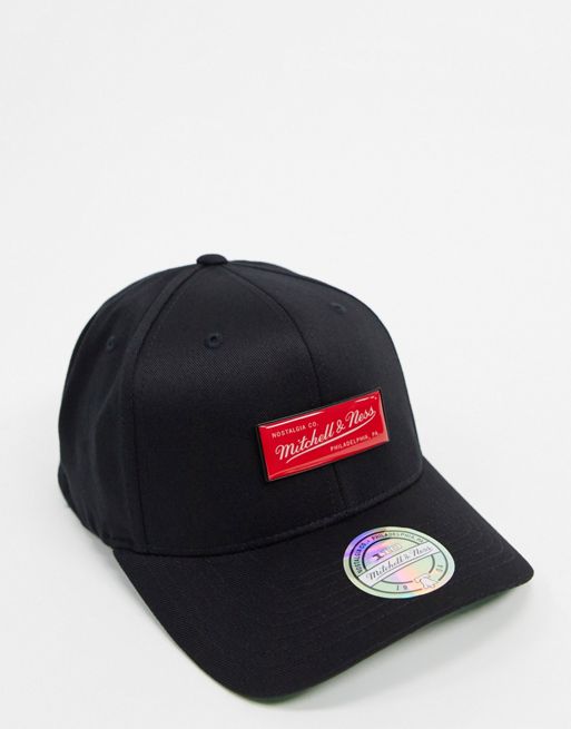 Mitchell & Ness Signal 110 cap with rubber badge in black