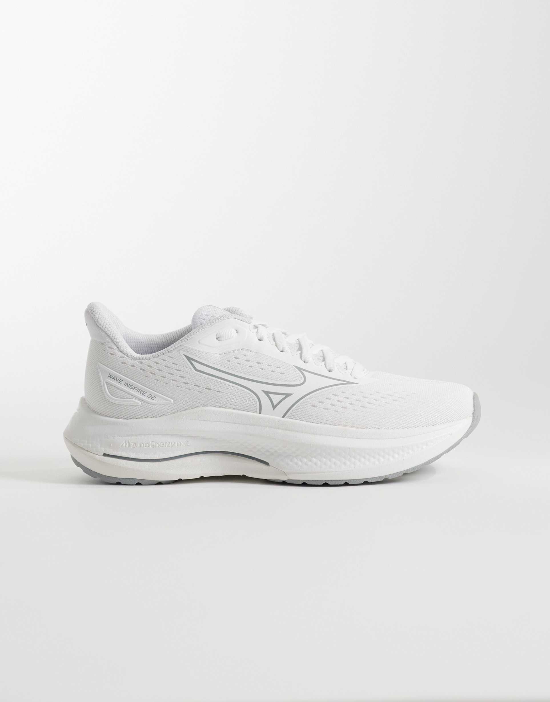 mizuno wave inspire 22 sneakers in white