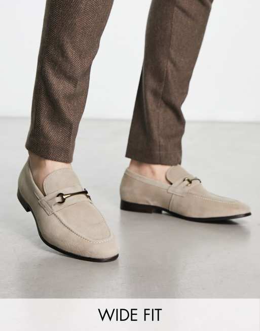 Mocasines blanco hueso de ante con bridón de metal Crick de Thomas Wide Fit
