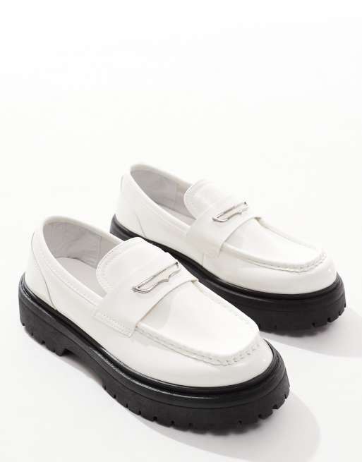 Mocasines blancos con suela gruesa de ASOS DESIGN, 2 de 4