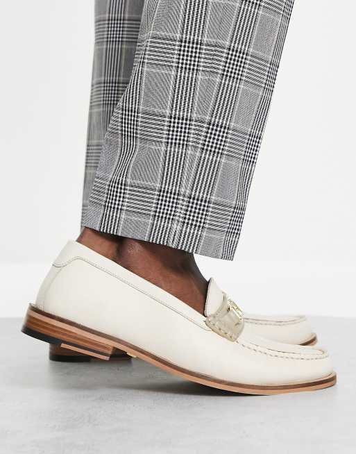 Mocasines blancos de cuero con bridón Riva de WALK LONDON, 2 de 4