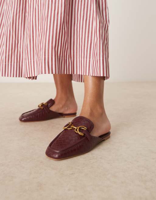 Mocasines burdeos planos estilo mules con diseño entretejido Mosaic de ASOS DESIGN, 4 de 4