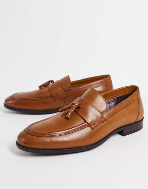 Mocasines con borla en cuero tostado de Red Tape