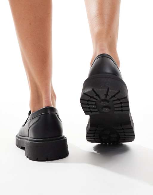 Mocasines con suela gruesa en negro de New Look, 3 de 4