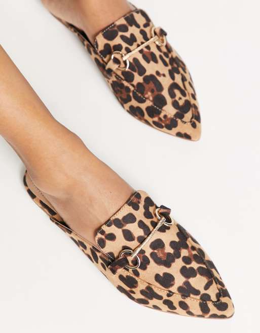 Mocasines destalonados con estampado de leopardo de Steve Madden