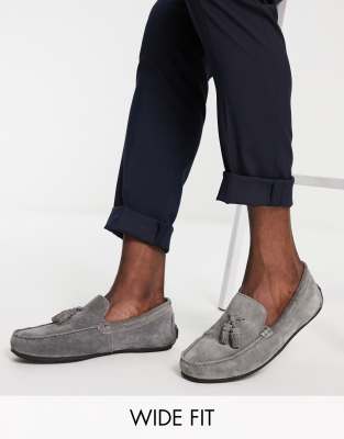 Mocasines driver grises con borla de ante de Red Tape Wide Fit