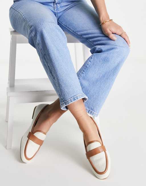Mocasines en tonos beis con diseño entretejido Megan de ASOS DESIGN Wide Fit, 4 de 4