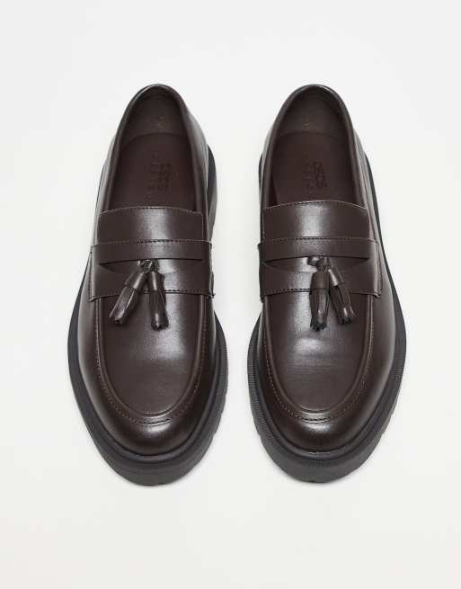 Mocasines marrones con borlas de ASOS DESIGN, 3 de 4