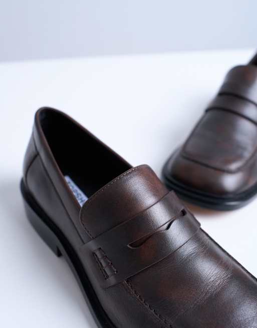 Mocasines marrones con puntera cuadrada y acabado desgastado de cuero auténtico premium Cole de Topshop, 3 de 4
