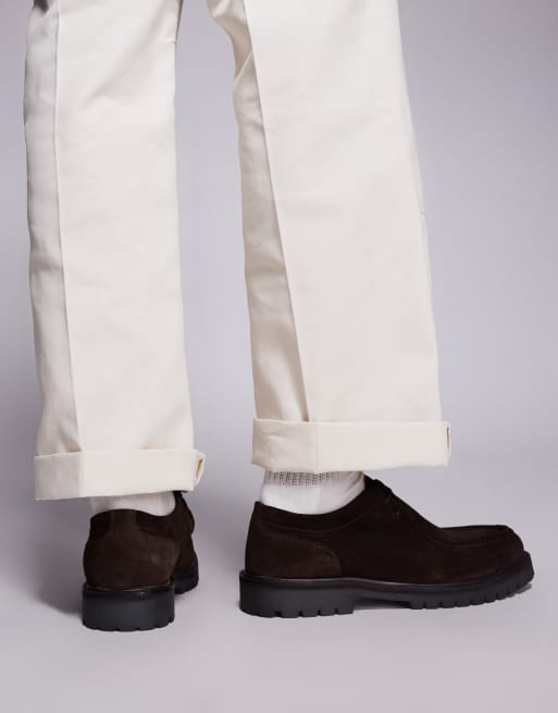 Mocasines marrones con suela gruesa y cordones de ante Presley de Schuh, 2 de 4