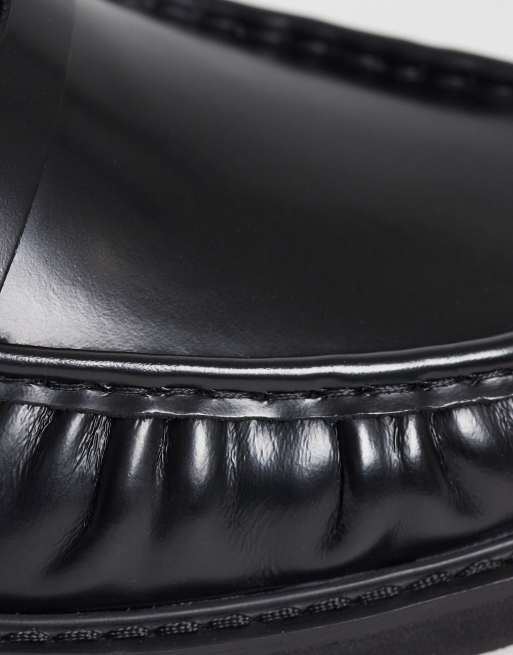Mocasines negros clásicos con puntera fruncida de cuero de ASOS DESIGN, 4 de 4