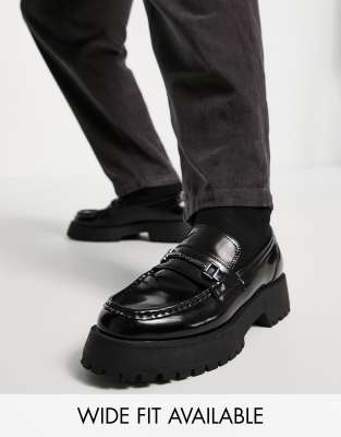 Mocasines negros con detalle de bridón y suela gruesa de cuero sintético de ASOS DESIGN