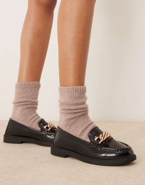 Mocasines negros con suela gruesa y cadena de New Look Wide Fit - view 1