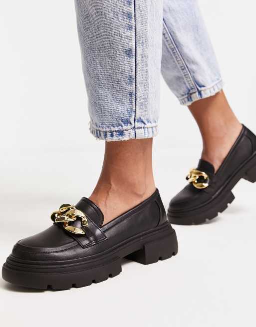 Mocasines con suela gruesa y detalle de cadena dorada de Pimkie | ASOS